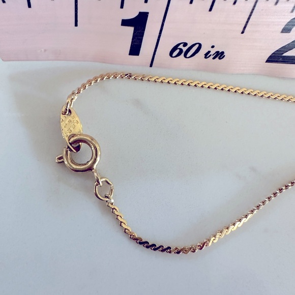 Cream and brown gold tone metal wrapped pendant on gold tone necklace - Picture 6 of 6